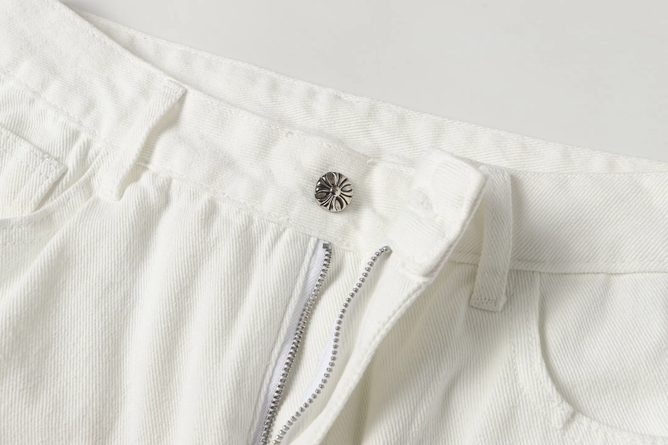 P270 Cross-border quantity model, please do not place an order if you are pursuing quality - Chrome Hearts/Chrome Hearts Cross✝️Applied leather embroidered washed jeans, trousers and casual pants -High weight, high density and high quality. The wool is soft, delicate and skin-friendly. It feels soft and silky. It has excellent warmth and skin-friendly properties. 28 30 32 34 36